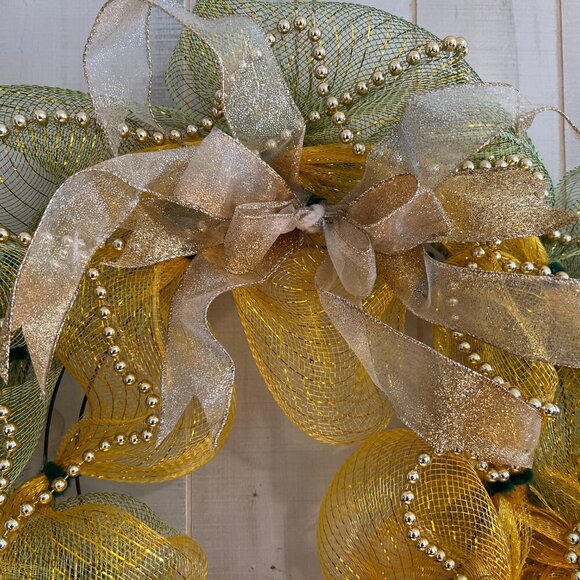 Festive Handmade Green and Gold Christmas Wreath - Picture 3 of 5